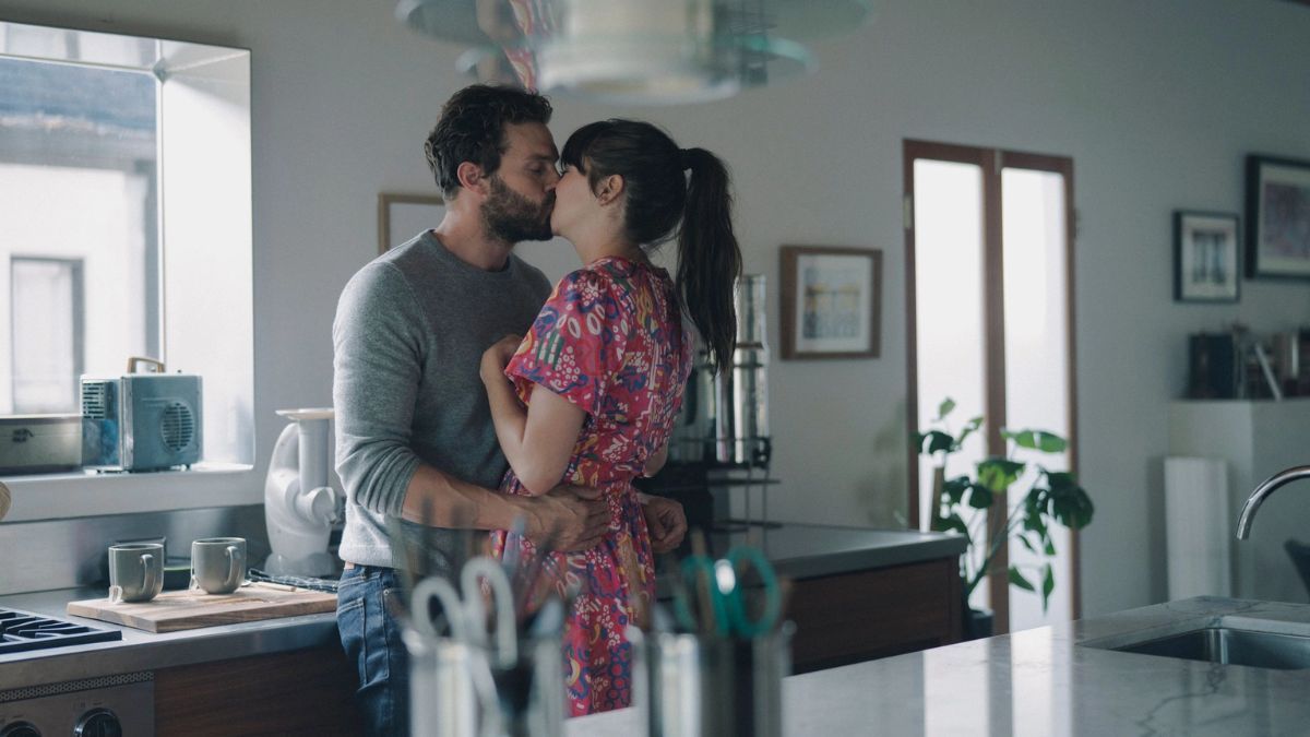 Jamie Dornan sorprende en Netflix con una pel&iacute;cula rom&aacute;ntica que pocos conocen.