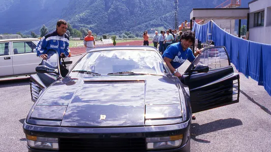 ¿Quién tiene la famosa Ferrari negra de Maradona y cuando se podrá visitarla en Argentina?