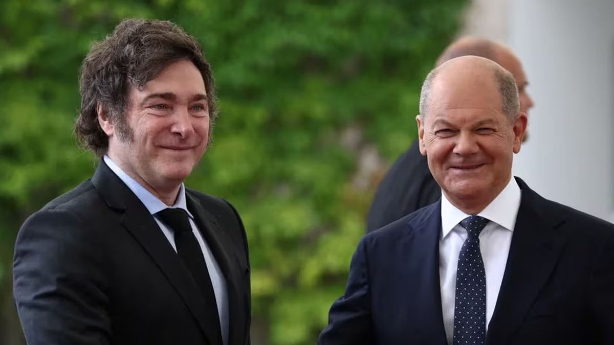 Javier Milei se reunió con el canciller alemán Olaf Scholz (Foto: gentileza Reuters)