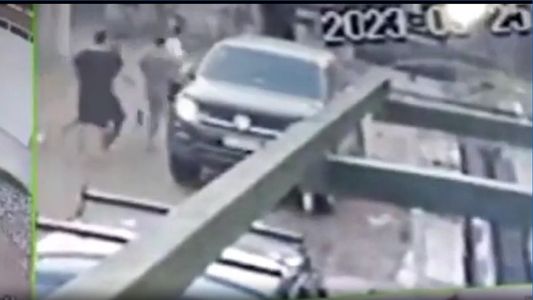 Video | A los golpes, vecinos impidieron que delincuentes roben una camioneta y los obligaron a pedir perdón