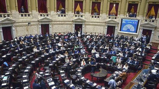 Ley ómnibus: tras el cuarto intermedio y en medio de negociaciones, Diputados retoma el debate