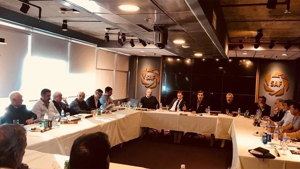 Cambio drástico en la Superliga: habrá tres descensos y no cuatro como estaba previsto