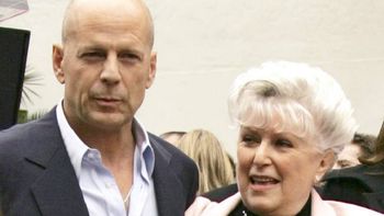La salud de Bruce Willis: ya no reconoce a su madre y tiene un comportamiento agresivo