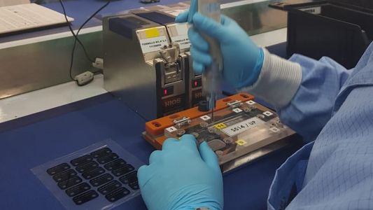 Celulares: alianza entre empresa argentina y brasileña busca conquistar mercado de gama baja