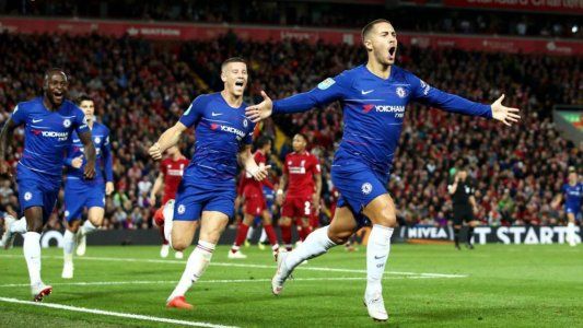 Hazard marcó un golazo descomunal para que Chelsea elimine a Liverpool de la Copa de la Liga