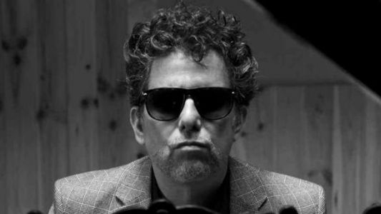 Polémica con un video que compartió Andrés Calamaro que parodia al feminismo