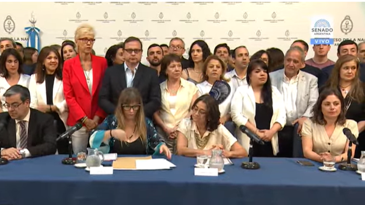 Di Tullio en defensa de Cristina Kirchner: Intentaron matarla y ahora la condenan con una inhabilitación