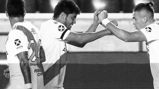 River le sacó el invicto a Banfield y lo alcanzó en la cima de la zona 3