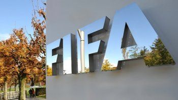 FIFA no permitirá que jueguen los futbolistas de la Premier que no fueron cedidos