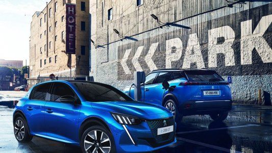 La recarga de un auto eléctrico o híbrido enchufable