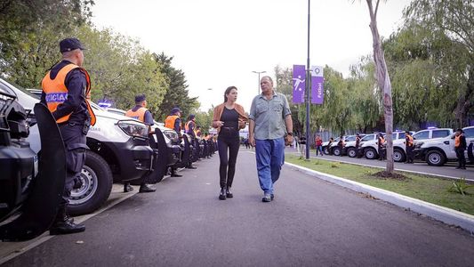 Mayra Mendoza y Sergio Berni entregaron 30 nuevos patrulleros a la Policía