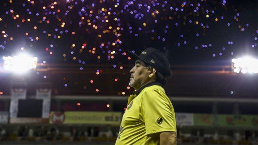Dorados eliminado: los hinchas del San Luis le gritaron de todo a Maradona y Diego les tiró una trompada