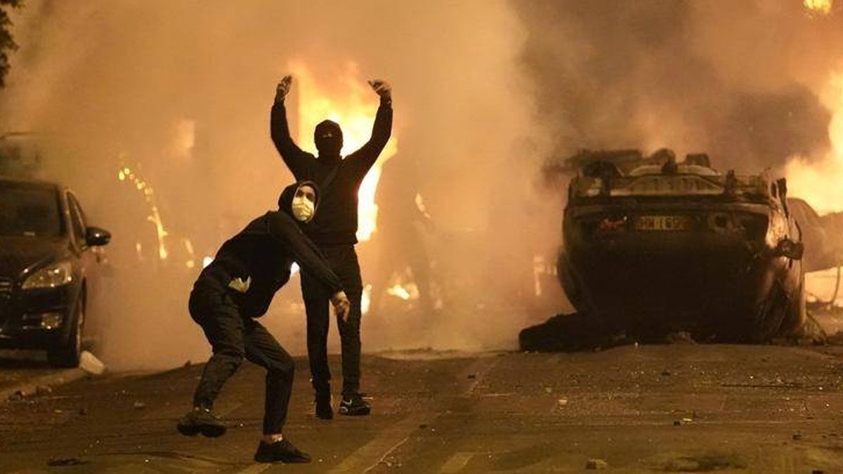 Segundo día de disturbios en Francia por la muerte de un joven. hubo 150 detenidos (Foto: Captura de TV)