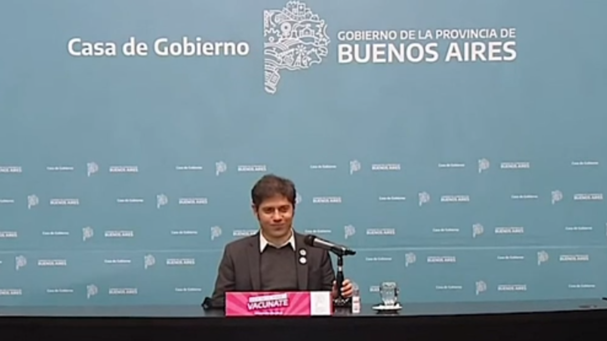 Axel Kicillof sonrió antes de responder sobre el aislamiento que tendrá que cumplir Mauricio Macri.