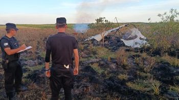 Tragedia aérea: murió un hombre al chocar con un ala delta contra cables de alta tensión