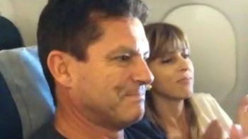 La reacción de los pasajeros de un avión al enterarse de que viajaban con veteranos de Malvinas