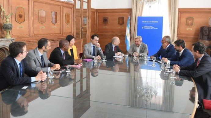 Después de los opositores, el FMI se reunió con Frigerio para revisar las cuentas de las provincias