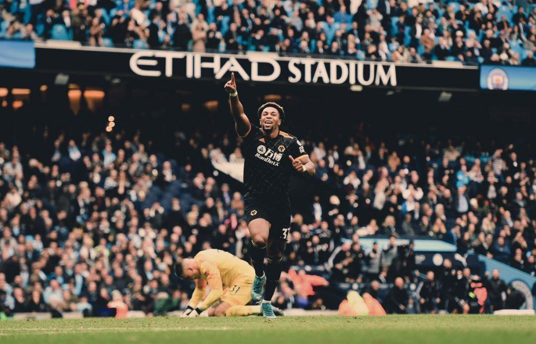 Manchester City fue sorpresivamente derrotado y el Liverpool de Klopp se corta en la punta de la Premier League