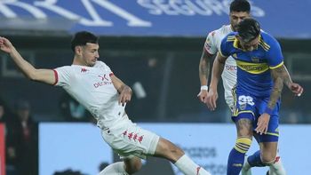 Con un golazo de Luis Vázquez, Boca le ganó a Huracán en La Bombonera