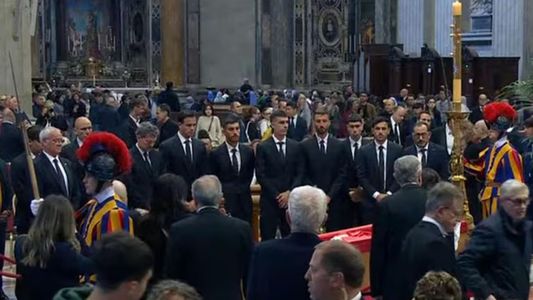 Último adiós: cuatro jugadores de la Selección Argentina fueron a despedir al Papa Francisco