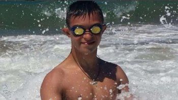 Un joven con síndrome de Down arriesgó su vida para rescatar a una niña que se ahogaba en el mar