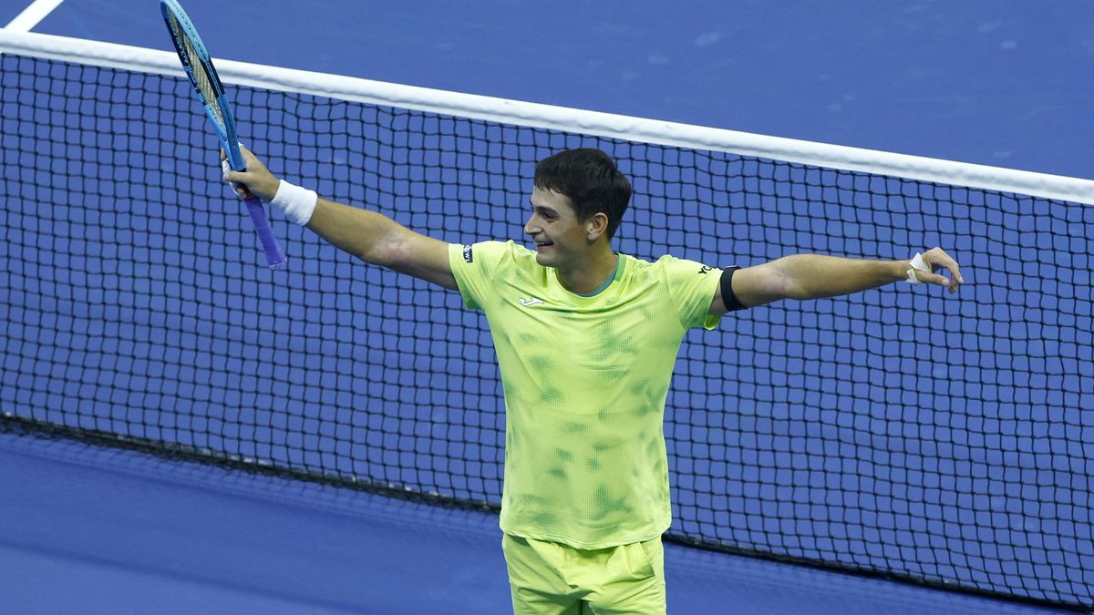 Navone celebra. Acaba de eliminar en primera ronda a Nole Djokovic, leyenda del tenis mundial (Foto: Reuters).