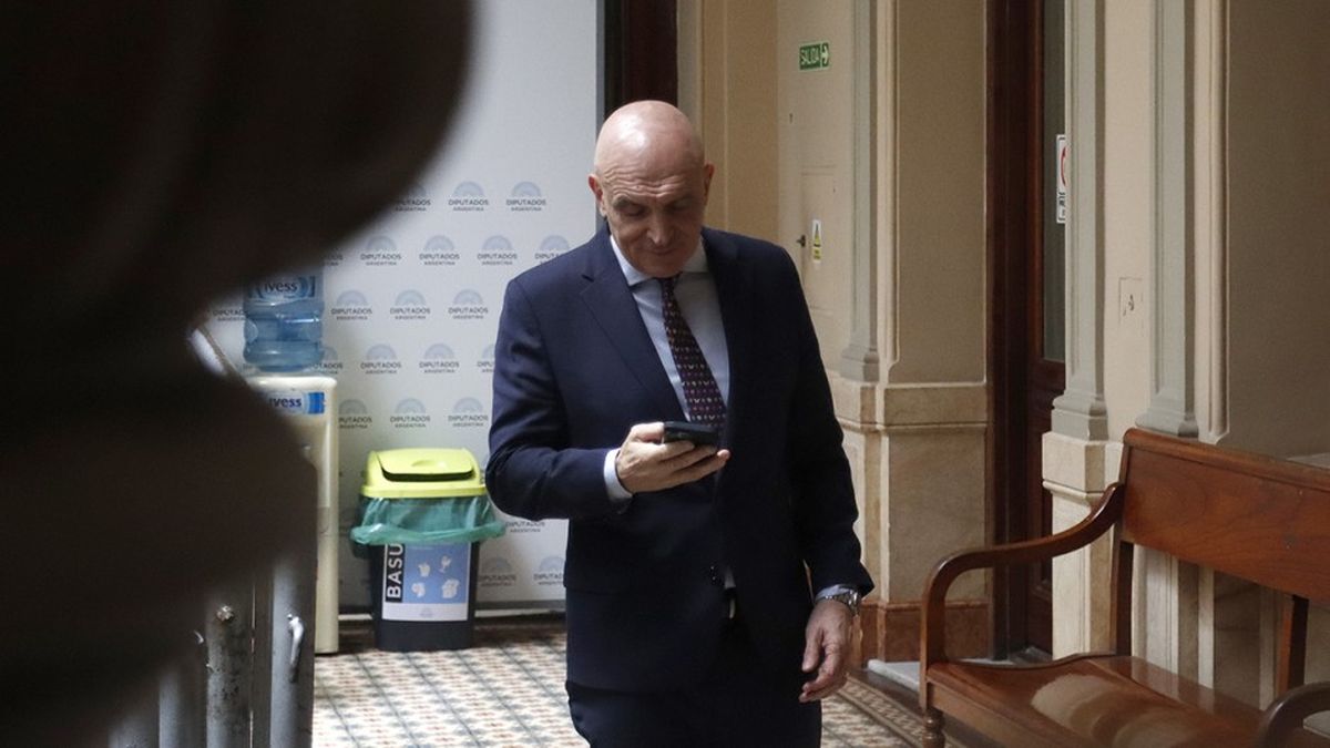 Hackearon la cuenta de X de José Luis Espert: los sorprendentes mensajes que postearon