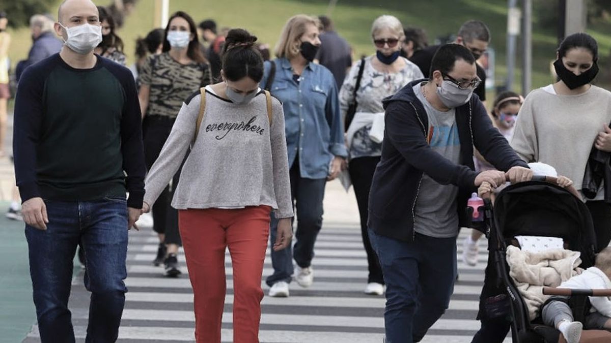 La argentina cayó dos puestos en el ranking de la felicidad y está en el puesto número 57. (Foto: Télam)