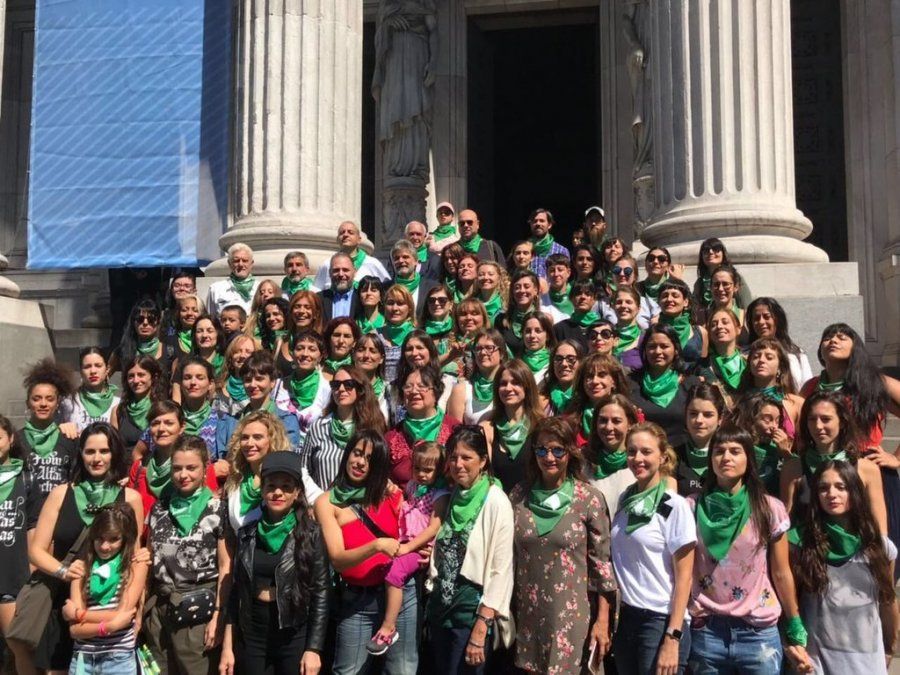 Aborto: mayor rechazo entre mujeres y sectores bajos en la primer encuesta nacional