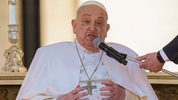 El video de la aparición sorpresa del Papa ante los fieles en la plaza de San Pedro