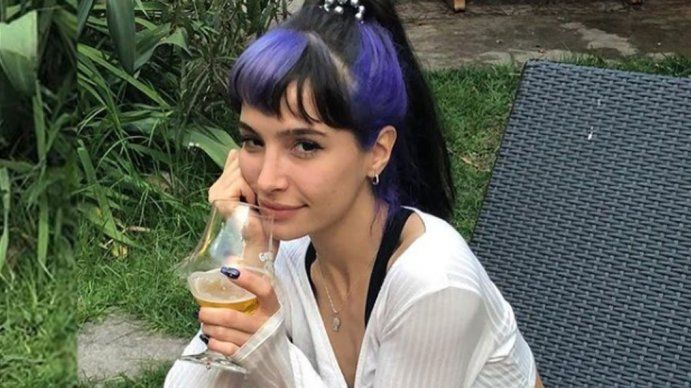 Al borde de la censura: Brenda Asnicar en topless se animó a mostrar el borde de su tanga
