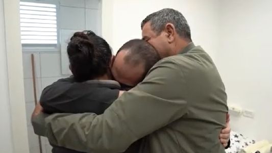 El argentino-israelí Yarden Bibas rompió el silencio y habló sobre su familia tras ser liberado por Hamas
