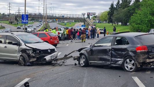 Choque múltiple en la Panamericana: dos jóvenes muertos y tres heridos