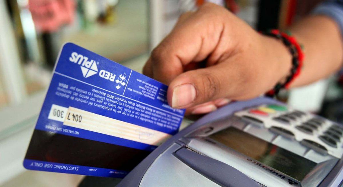Tarjeta de débito extienden el reintegro del 15 a las compras de jubilados y beneficiarios de AUH