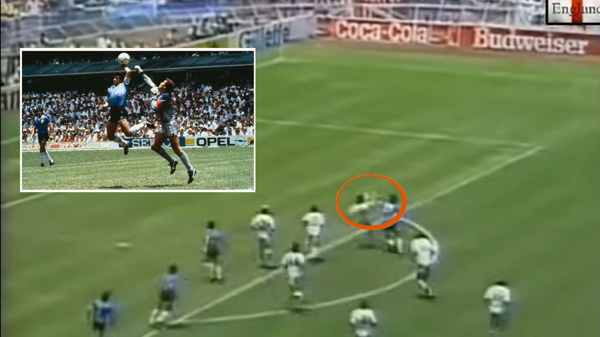 En el círculo rojo, el defensor inglés Hodge, por querer despejar la pelota de la zona de Valdano, la eleva y va hacia Shilton. Diego hace el famoso gol de la 