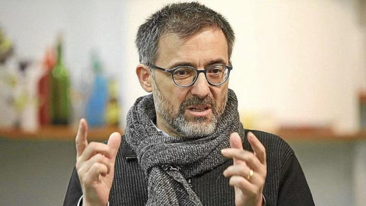 El gobierno le da 15 días al español Antoni Gutiérrez-Rubí, asesor de campaña del PRO, para que deje el país