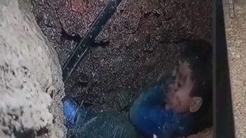 Operativo contrarreloj para rescatar a Rayan, un nene de 5 años que cayó a un pozo de 32 metros en Marruecos