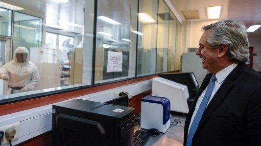 Alberto felicitó a los científicos del Malbrán por lograr secuenciar el genoma del coronavirus: Ustedes hacen historia