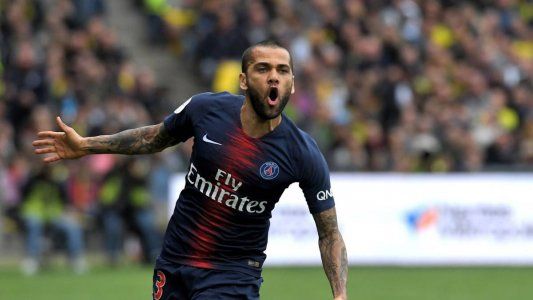 Dani Alves: No me gusta mucho París porque son jodidamente racistas