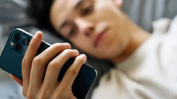 Breadcrumbing, ghosteo y mensajes confusos: por qué explotan en temporada Géminis