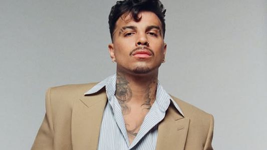 Rauw Alejandro lanza su nuevo single Buenos términos en medio de su gira por LatinoAmérica