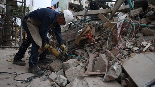 Terremoto en Colombia: buscan a 143 desaparecidos entre los escombros, a seis días del sismo