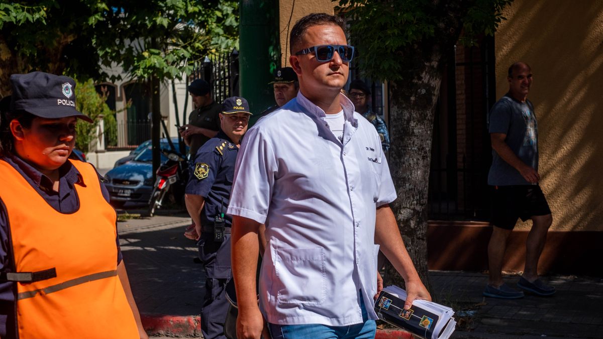 Duarte es médico traumatólogo y perito médico de la Policía Científica de Pinamar desde hace siete años