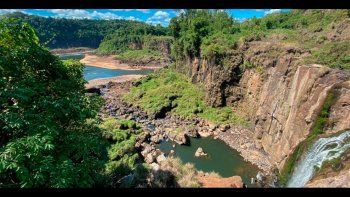 Tristes imágenes de las Cataratas del Iguazú sin agua y sin gente