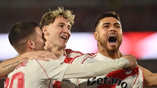 Con un contundente 3 a 0, River derrotó a Barracas Central y selló su pasaje a cuartos