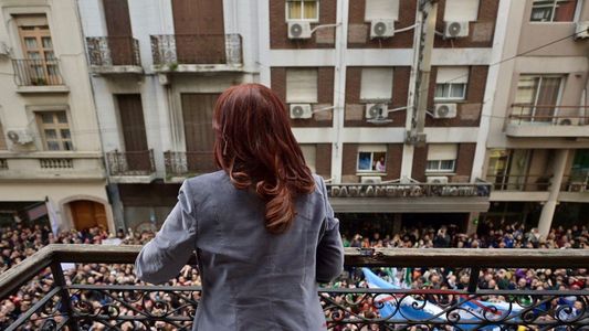 Cristina Kirchner analizó en una carta los 9 meses de gestión de Milei: por qué lo llamó ex libertario
