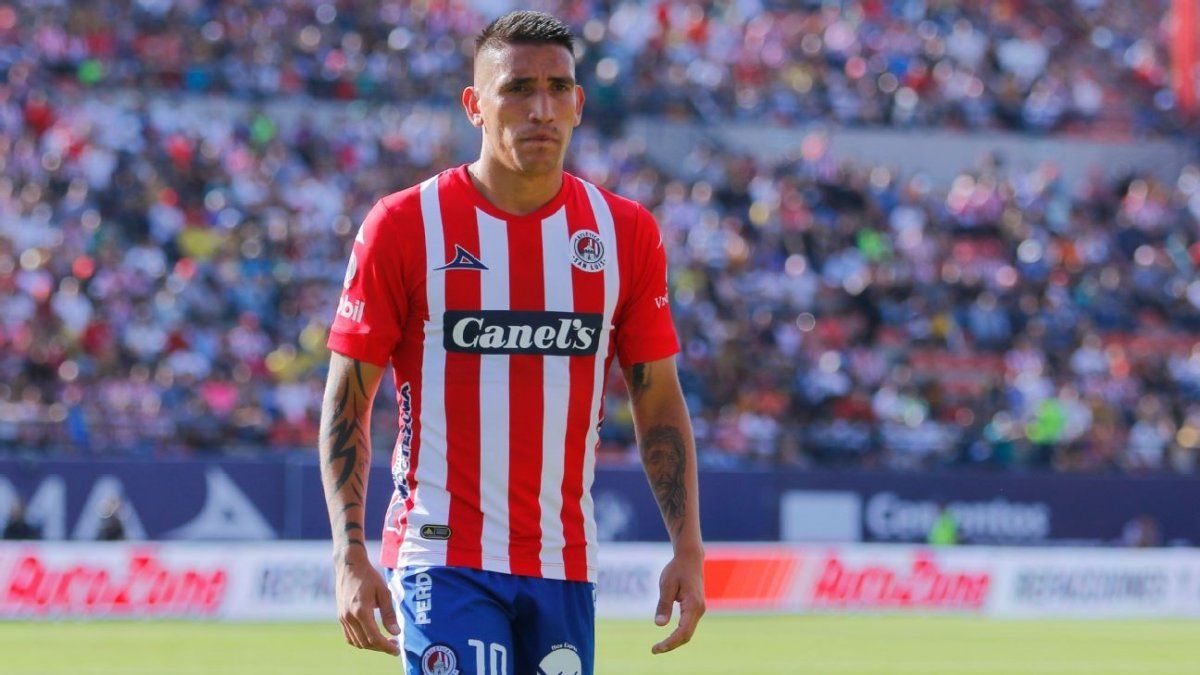 Ricardo Centurión arregló su llegada a Vélez