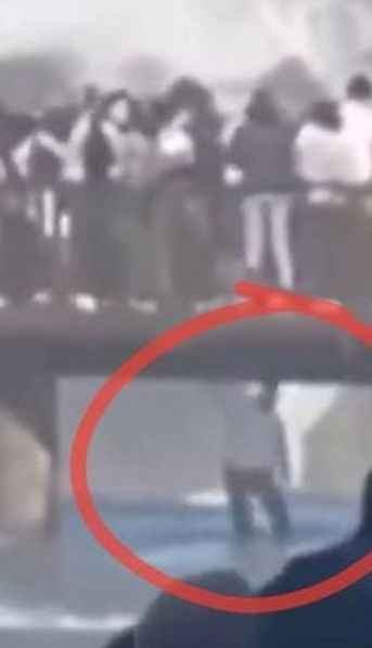 Video: un turista arriesgó su vida en las Cataratas del Iguazú por un insólito motivo