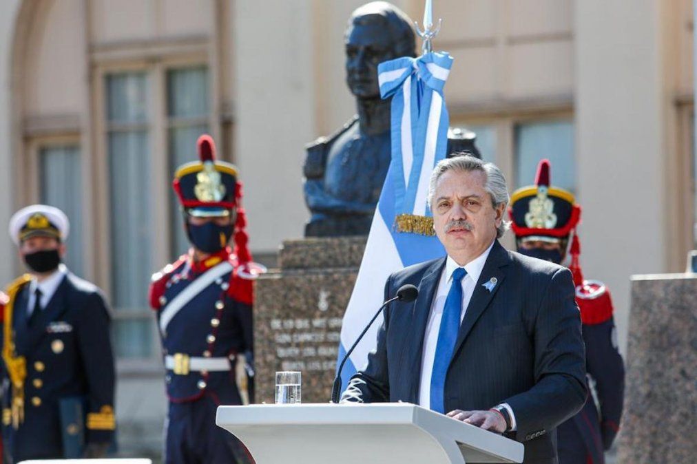 Alberto Fernández, en el homenaje a San Martín: Hoy el orgullo nacional se gana plantándose frente a los acreedores