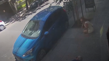 Motochorros les robaron relojes de lujo a 3 turistas en Palermo: qué método usaron